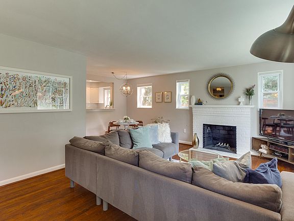 2nd image of 2821 Bisvey Dr