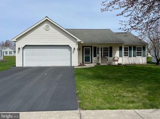 28 Springhouse Dr #122, Myerstown, PA 17067