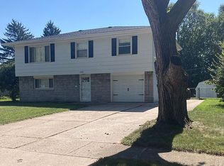 1325 W 63rd Ave, Merrillville, IN 46410