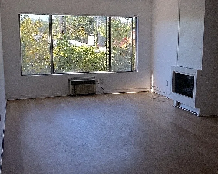 2405 S Corning St — Photo 4
