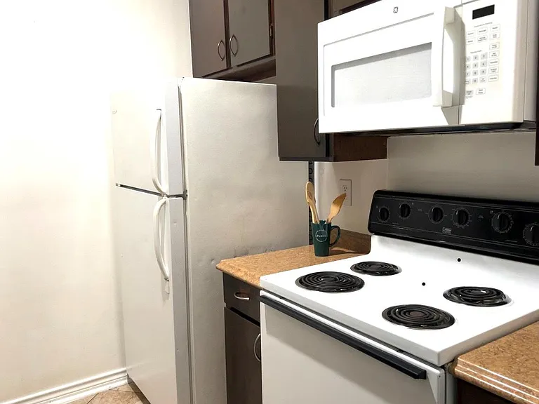 10047 Westpark Dr #9 — Photo 13