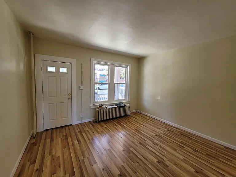527 N 4th St — Photo 9