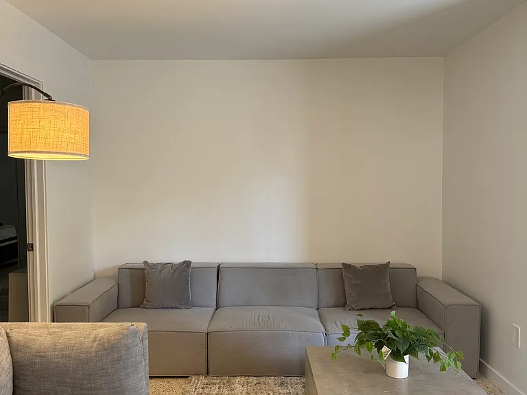 421 SW 9th St #1 — Photo 1