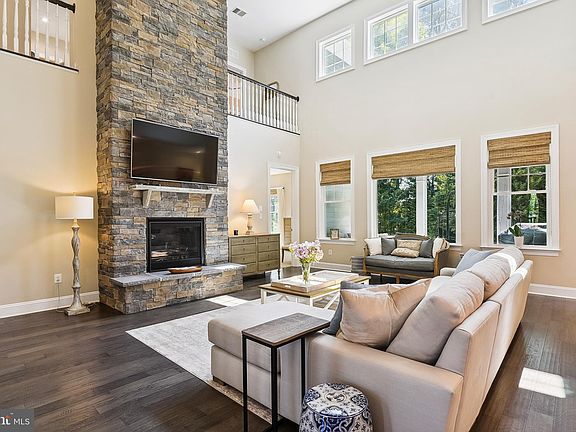 5th image of 36225 Waterleaf Way