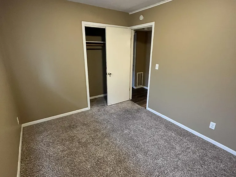 711 W Church St #9 — Photo 4