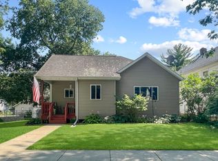 1217 W Logan St, Freeport, IL 61032