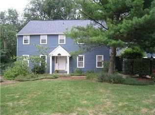 121 Oakdale Dr, Zelienople, PA 16063