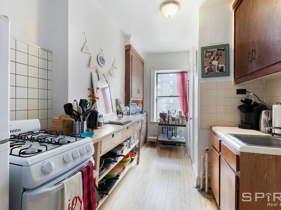 2nd image of 315 1st Ave APT 3R