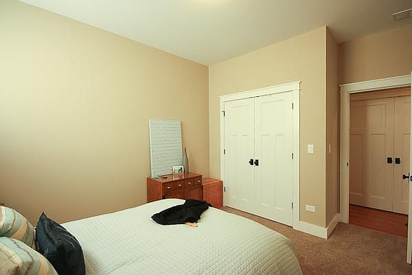 2nd image of 1915 W Grace St #2