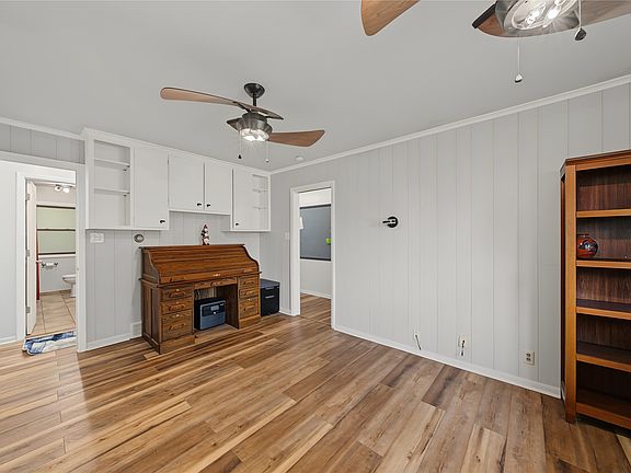 2nd image of 804 17th St
