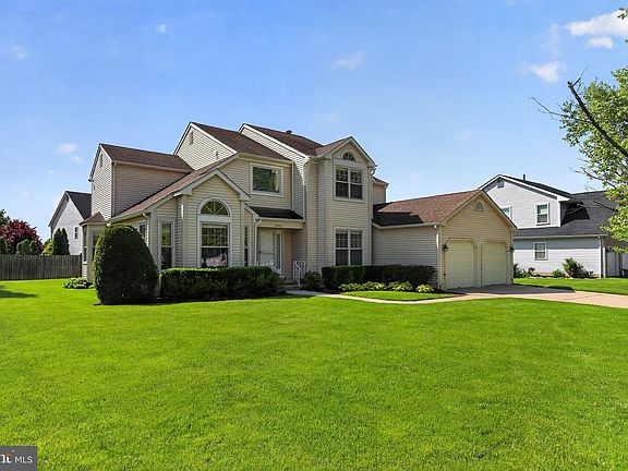 2nd image of 2203 Derby Dr