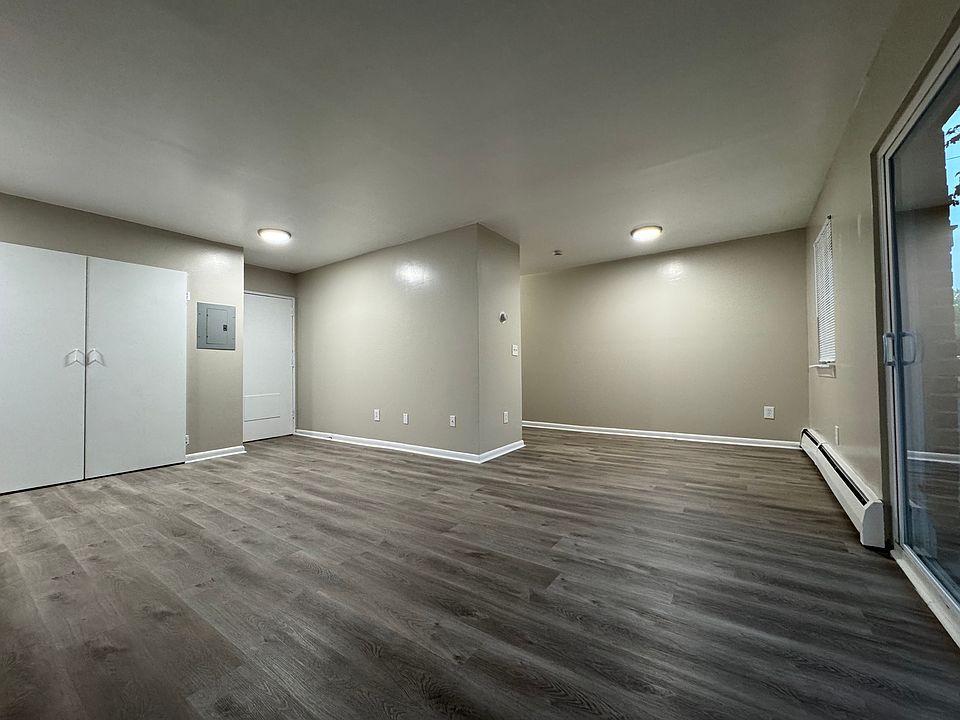 1st image of 259A Oakville Ave #A-12