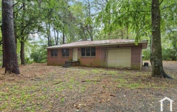 1st image of 3972 Sullivan St #1