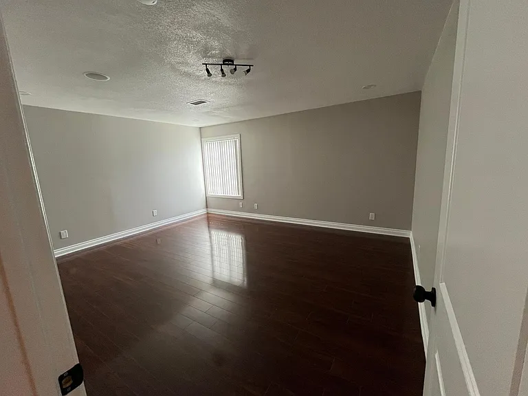 407 N Clinton St — Photo 40