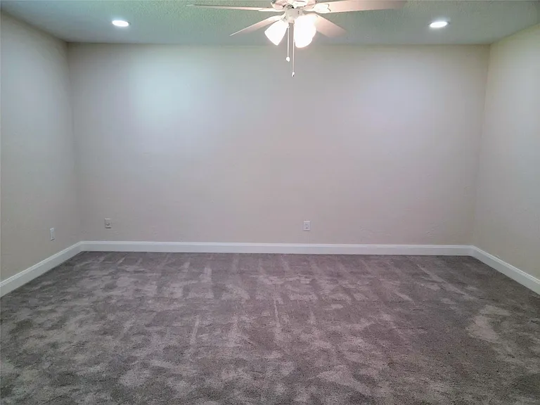 11926 Stillwater Dr — Photo 16