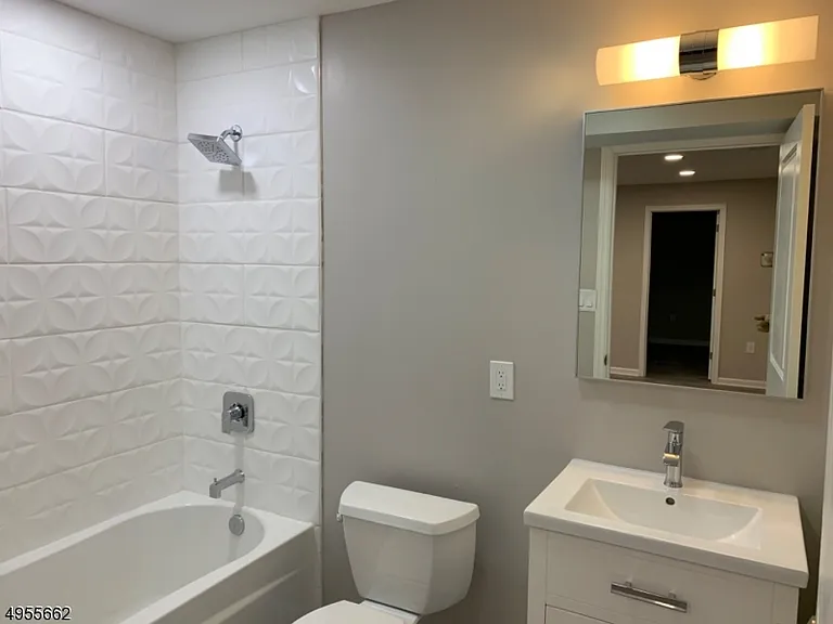 114 Brandywyne Dr — Photo 21