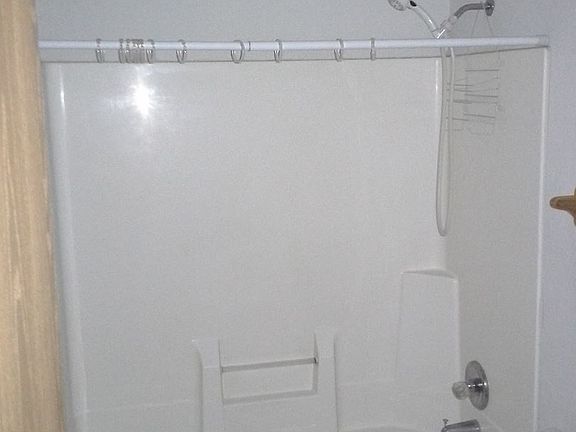 5th image of 205 Emerson St APT D