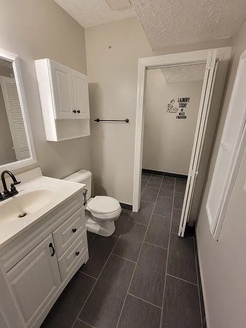 3 bed, 2257 sqft, $2,300 — Photo 4