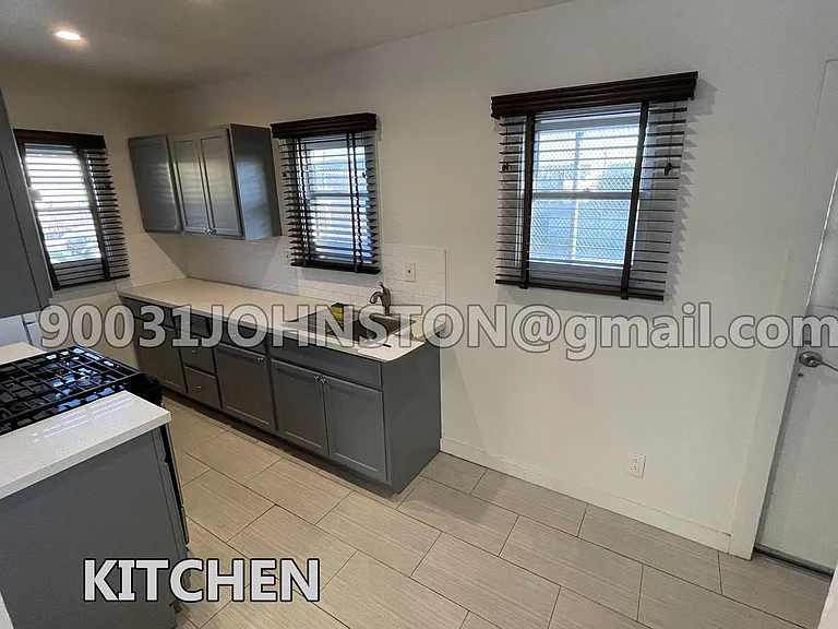 2421 Johnston St — Photo 6