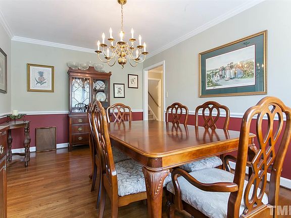 4th image of 119 Montrose Dr