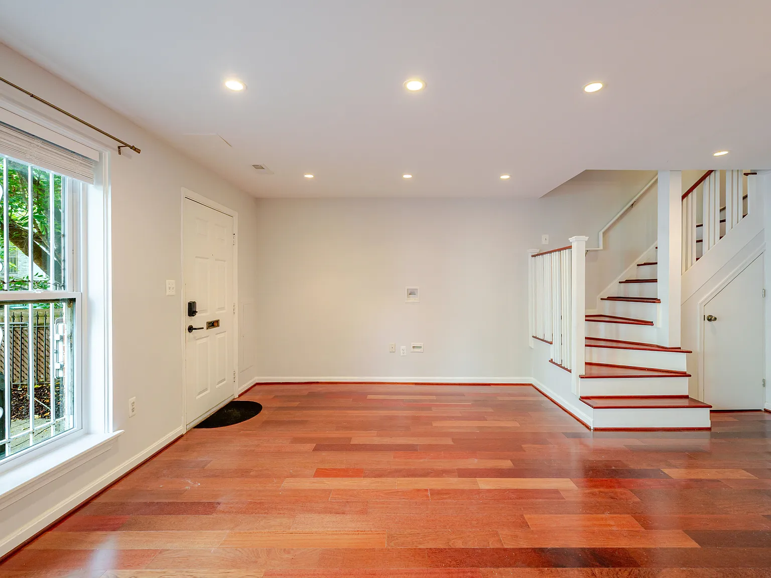 2 bed, 2.5 bath, 1300 sqft, $3,595 — Photo 3