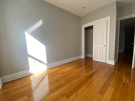 Rented by EXR | media 22