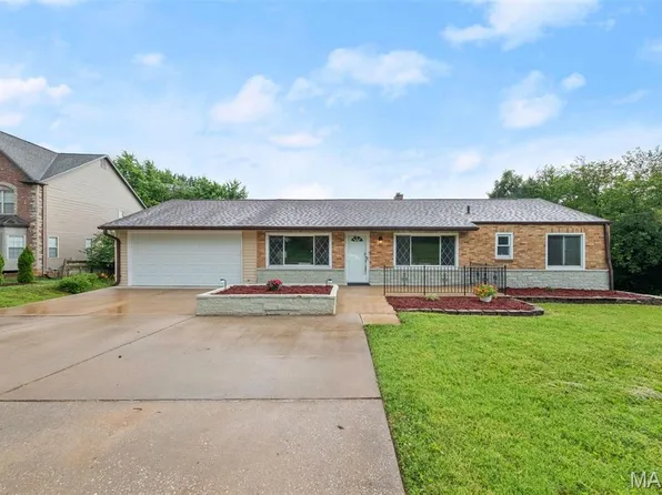 11432 Old Saint Charles Rd, Bridgeton, MO 63044