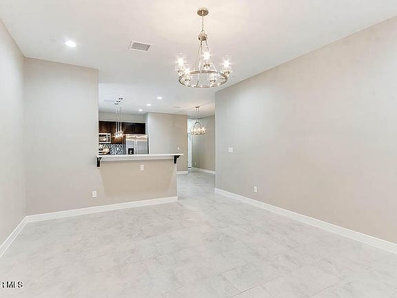 3rd image of 111 Madrid St