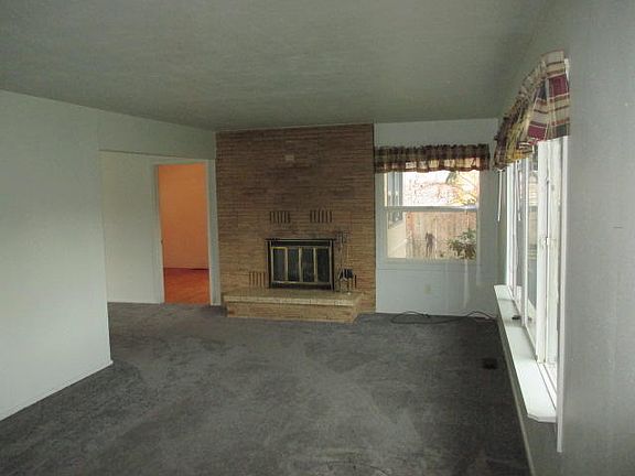 3rd image of 1629 Tedford St SE