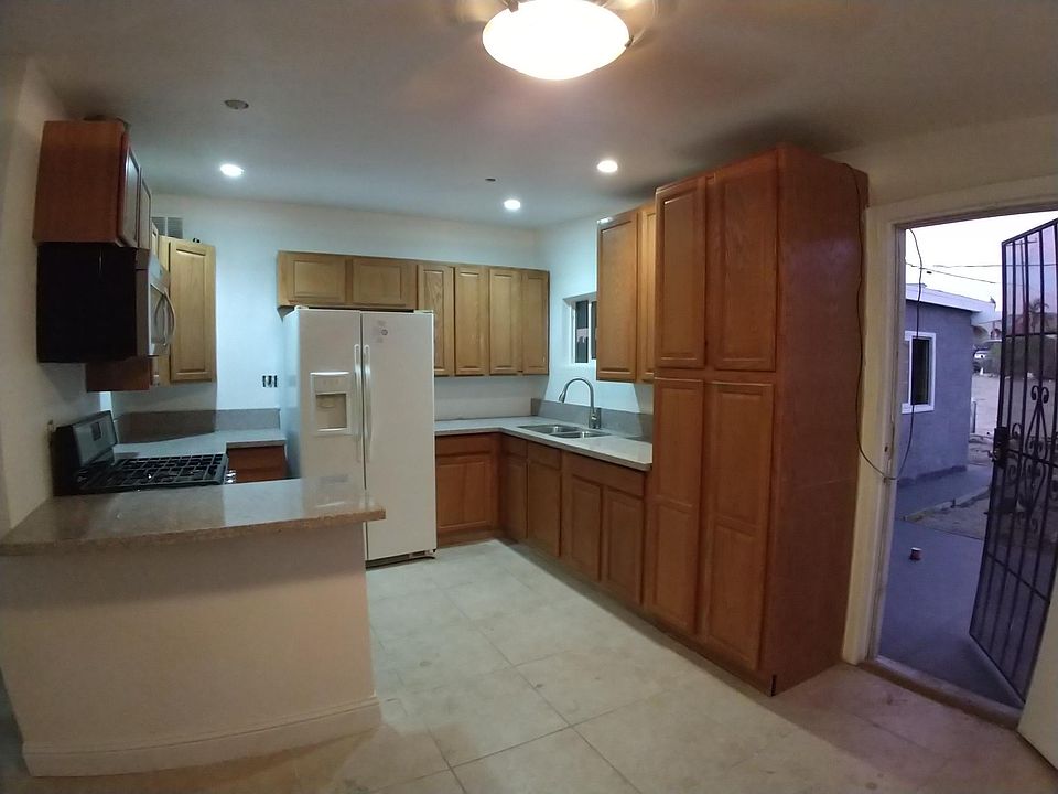 1st image of 66546 Estrella Ave