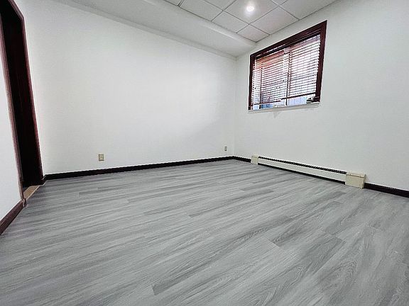 5th image of 38-33 Woodside Ave #1