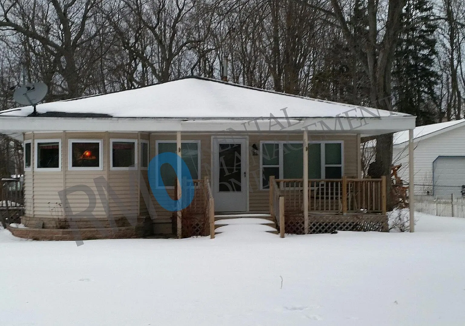 Charming Corner Lot House in Cadillac, Michigan — Photo 1