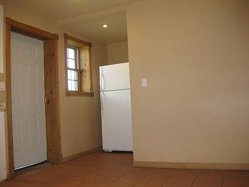 4th image of 2647 Leona St