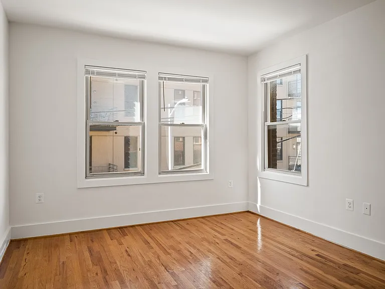 NEW QUIN APARTMENTS — Photo 18