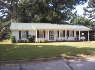 211 Roosevelt Ave, Forrest City, AR 72335