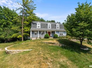 4880 Rambling Ct, Bettendorf, IA 52722