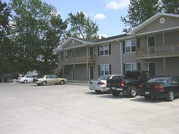 1st image of 425 W Scott St APT D