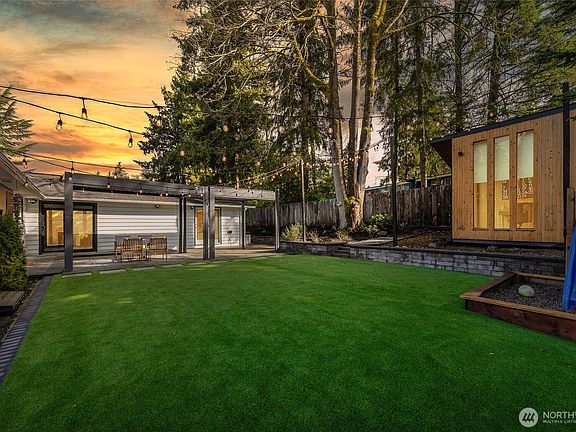 2nd image of 408 165th Avenue SE