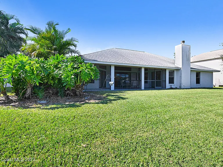 3643 Bluefield Ave — Photo 36