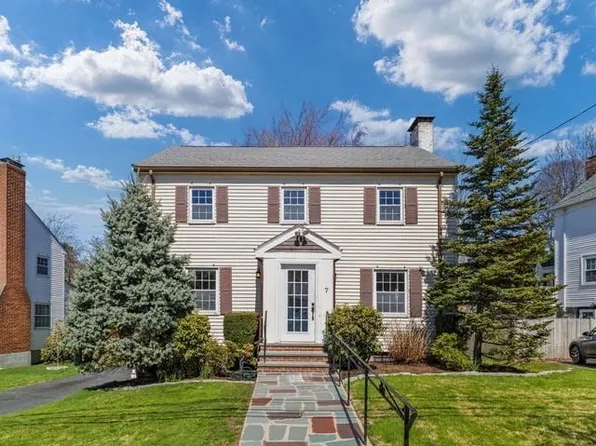7 Neillian Cres, Jamaica Plain, MA 02130