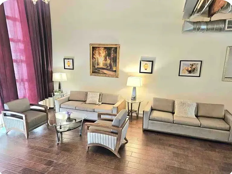 E City Place Dr — Photo 2