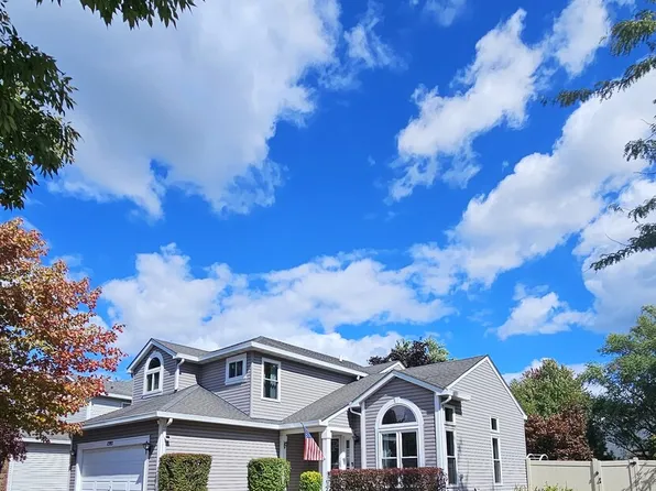 1593 Vineyard Dr, Gurnee, IL 60031