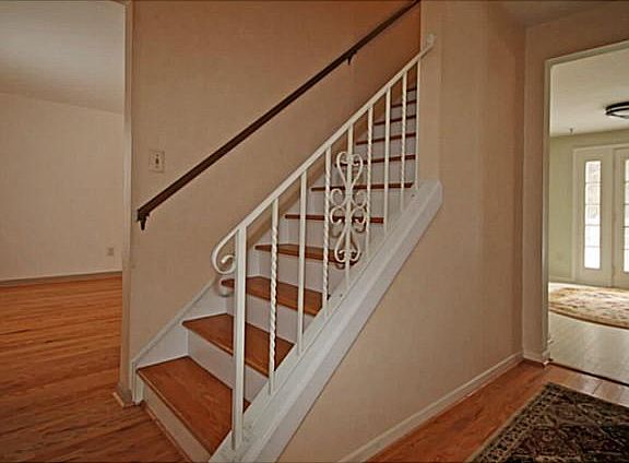5th image of 21 Lost Feather Dr