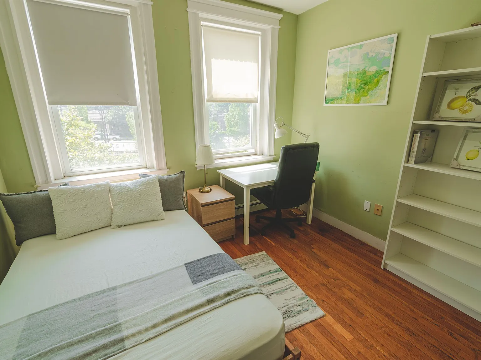 3 bed, 9999 sqft, $900 — Photo 1