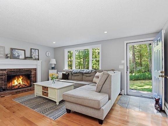 5th image of 47 Vaughan St