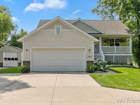 2440 52nd St SW, Wyoming, MI 49519