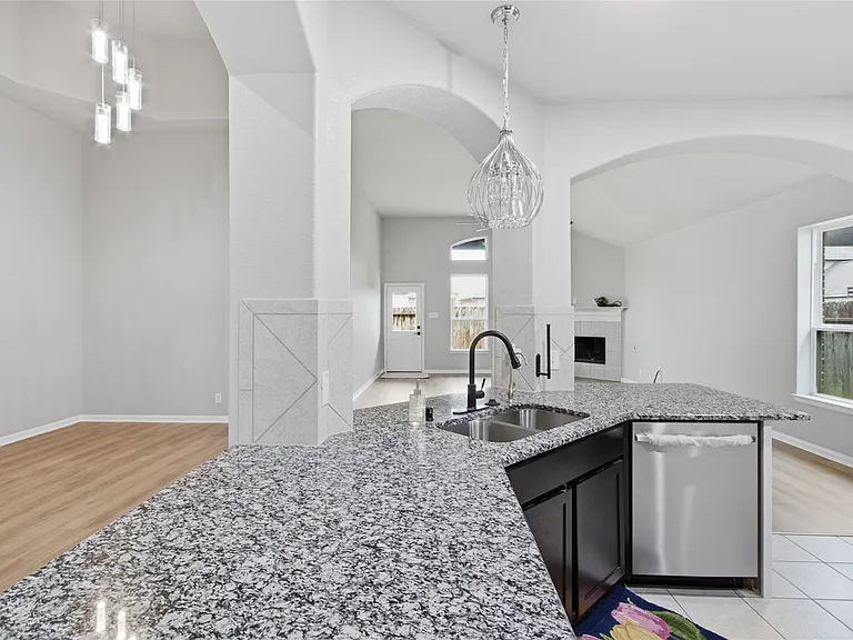 10406 Sill Prairie Dr — Photo 15