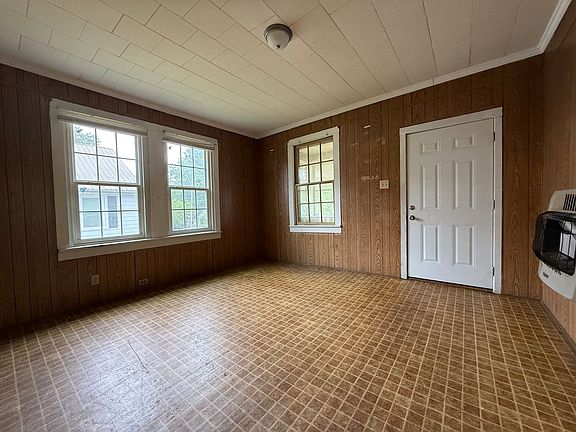 2nd image of 653 Cherry St