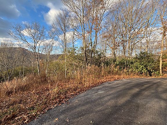 4th image of 202 Viewforth Pl Lot 52