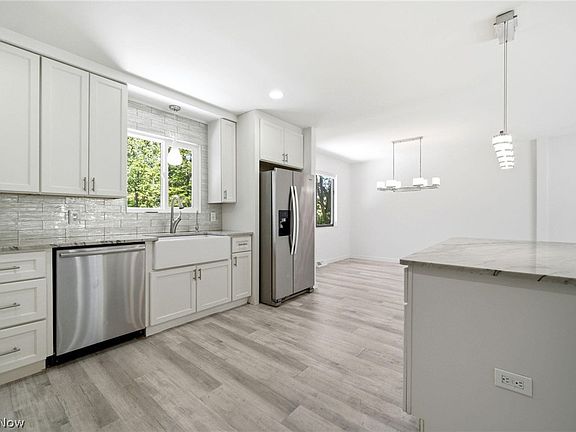 2nd image of 5864 Oval